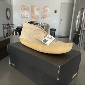 Clarks Men's Sand suede Chukka Boots size 11